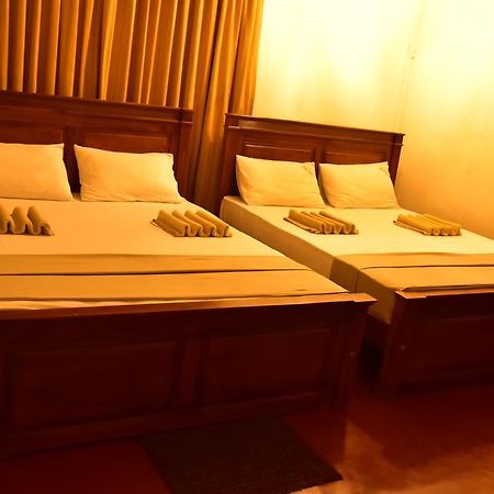 Hotel Yoho Mount Waves Colombo Exterior foto