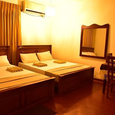 Hotel Yoho Mount Waves Colombo Exterior foto
