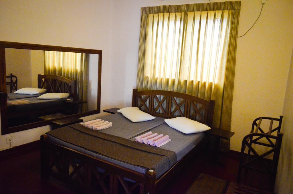 Hotel Yoho Mount Waves Colombo Zimmer foto