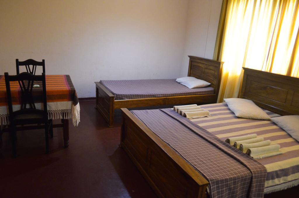 Hotel Yoho Mount Waves Colombo Zimmer foto
